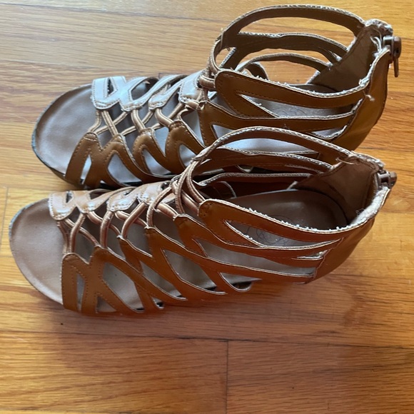 Gladiator wedges size 7 tan/cognac - Picture 2 of 7